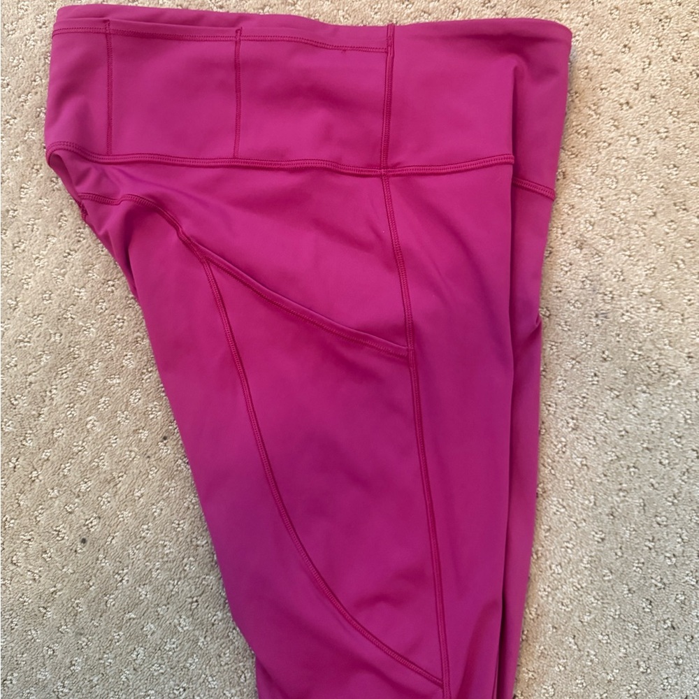 Lululemon Fast & Free 7/8 Tight II *Nulux 25" Color: Star Ruby Size: 6 - Picture 14 of 16